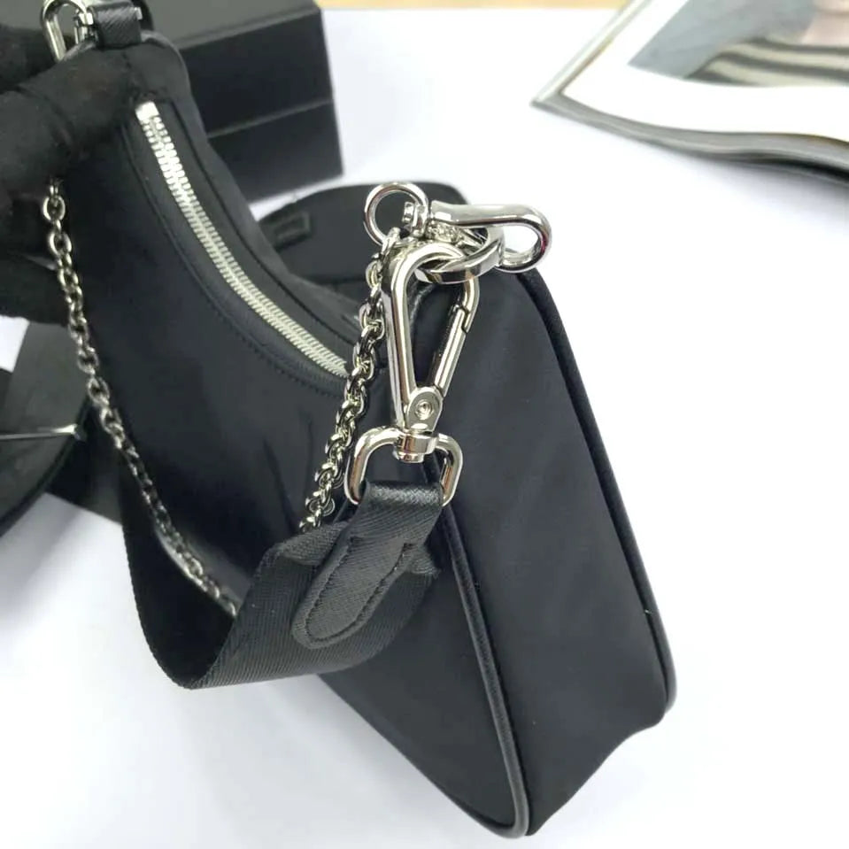 : 👜 Luxe P-triss™ | High Demanding